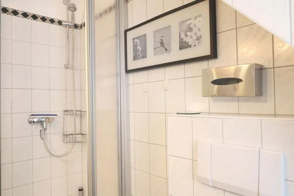 Badezimmer  Kampstr. 9, W9, GB3