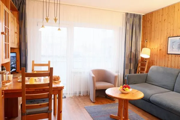 Wohnzimmer  Kjeirstr. 19-21, Whg. 8