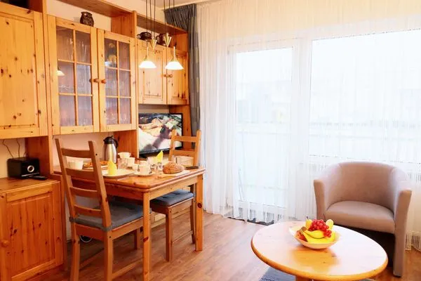 Wohnzimmer  Kjeirstr. 19-21, Whg. 8