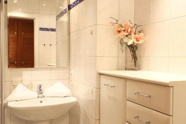 Badezimmer  Kjeirstr. 19-21, Whg. 8