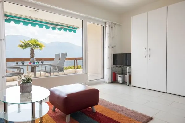 Wohnzimmer  Eckwohnung C01