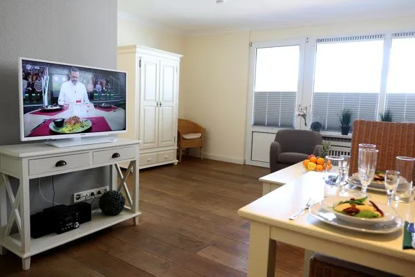 TV / Multimedia  Strandstr. 6, Whg. 10