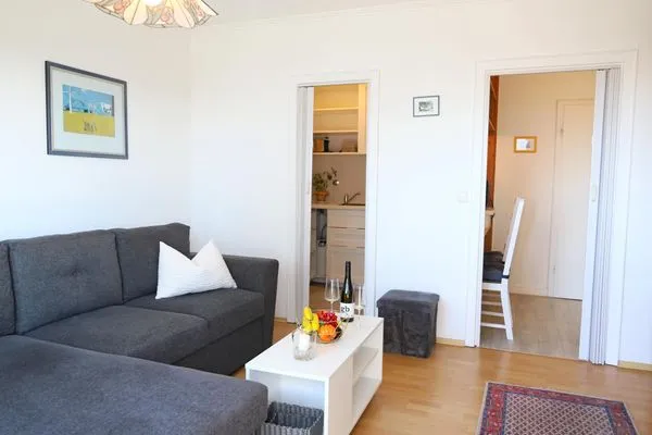 Wohnzimmer  Kjeirstr. 19-21, Whg. 107