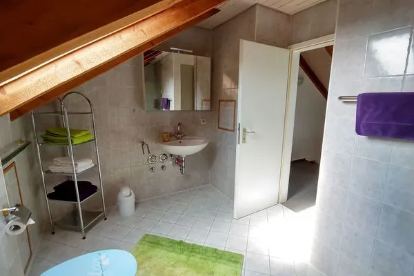 Badezimmer ABC Ferienwohnungen Maisonette-Wohnung B1****