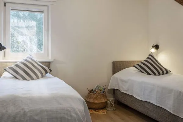 Schlafzimmer mit 2 Boxspringbetten (90 x 200 cm)  Ostscheune am Mühlendamm