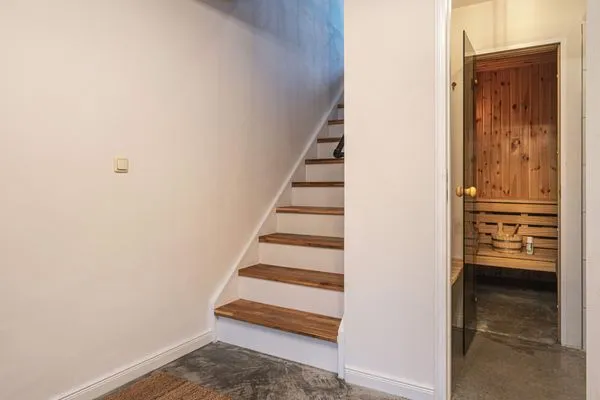 Flur unten mit privater Sauna  Ostscheune am Mühlendamm