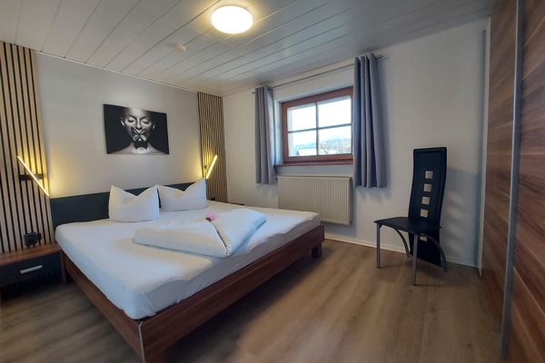  Ferienwohnung 19 Gipfelblick Ferienwohnungen in Schwangau - Schlafzimmer