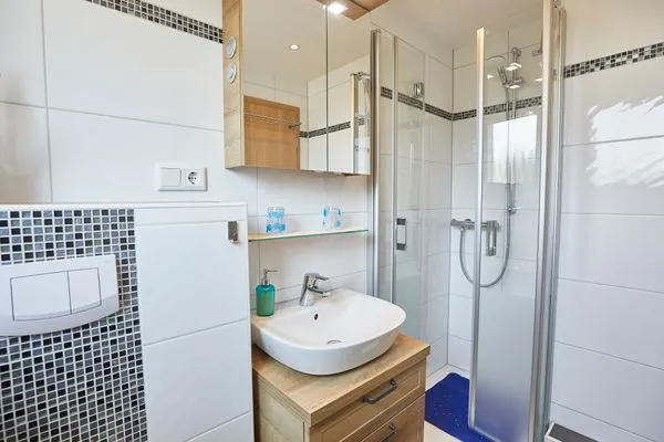 Badezimmer  Haus Seute Deern - Ferienwohnung 2 - Seestern