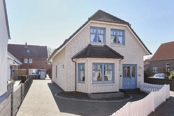 Fassade / Eingang  Haus Dima - Ferienwohnung Marius