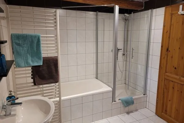 Badezimmer zum Wohlfühlen  Ferienwohnung Schwalbennest
