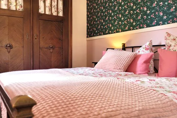 Schlafzimmer mit viel Platz  Ferienwohnung Ratssaal