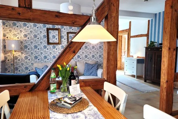 Offenes Wohnen - mit Stil und viel Licht  Ferienwohnung Amtsstube
