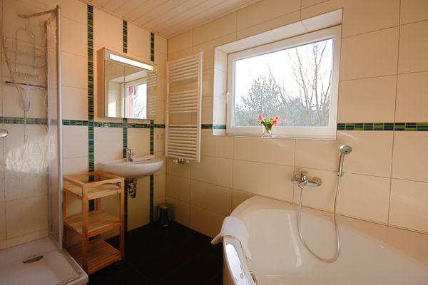  Haus Anemone Wieck - Badezimmer
