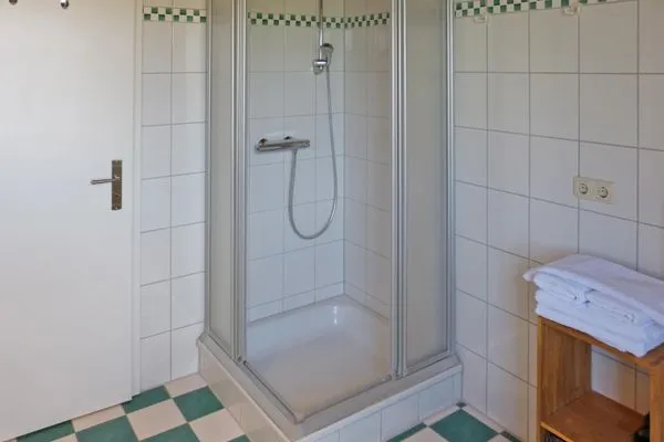 Badezimmer in der Ferienwohnung Bi a Maln in Nebel auf Amrum Haus Nordlicht Ferienwohnung *Bi a Maln*