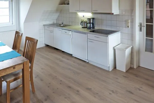Küche in der Ferienwohnung Bi a Maln in Nebel auf Amrum Haus Nordlicht Ferienwohnung *Bi a Maln*