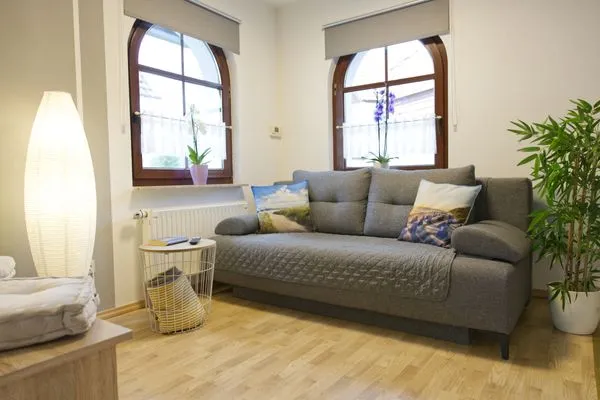 Bequeme Schlafcouch - Aufbettung für 2 Personen  Ferienwohnung Storchennest