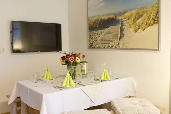 Esstisch für 4 Personen  Ferienwohnung Storchennest