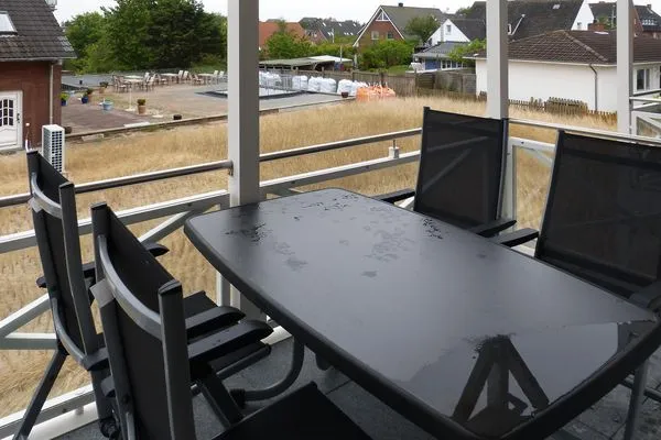 Südbalkon der Ferienwohnung Weiße Düne 6 in Wittdün auf Amrum Haus *Weiße Düne* Ferienwohnung *Weiße Düne 6*