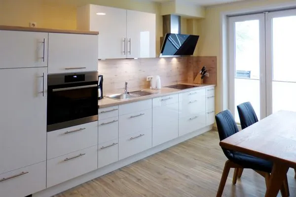 Küche der Ferienwohnung Weiße Düne 6 in Wittdün auf Amrum Haus *Weiße Düne* Ferienwohnung *Weiße Düne 6*