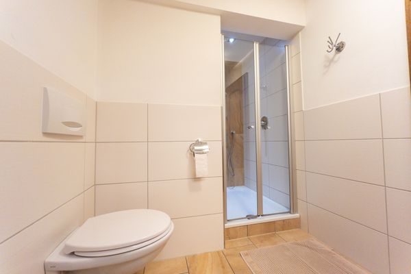 Altes Bauernhaus Katze Schmallenberg - Badezimmer  Wohnung Katze