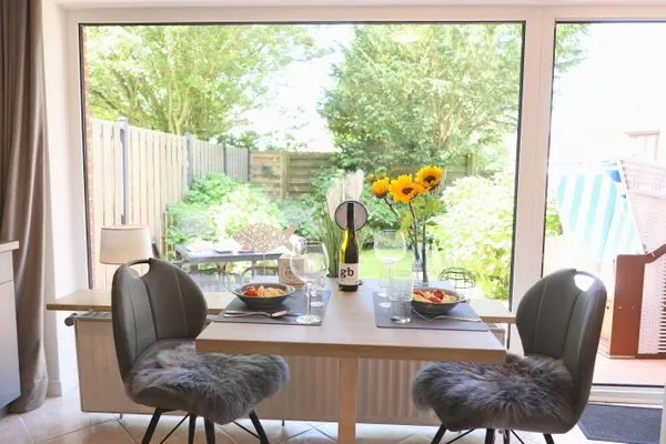 Wohnzimmer  Kirchenweg 15b, EG