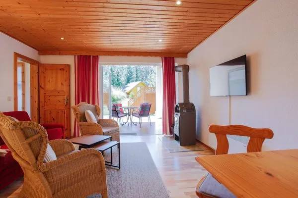 Ferienhaus MöwenNest Wohnbereich mit Zugang zur Terassse  MöwenNest