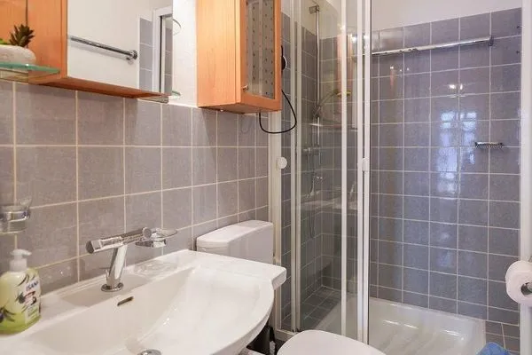 Badezimmer Haus Kiebitz Ferienwohnung Strandkörbchen