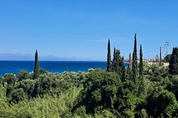 Blick von Peroulia nach Koroni