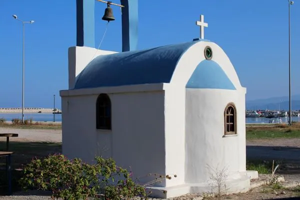 Kapelle am Hafen von Kyparissia