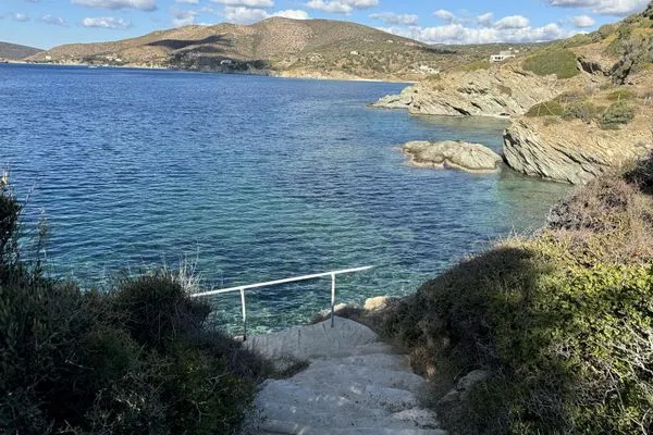Access to the rock plateau  Orestis