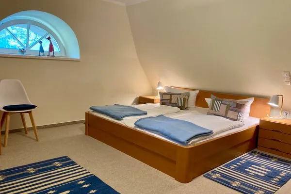 Schlafzimmer mit Doppelbett Achtern Diek Achtern Diek 12b - Wohnung 5