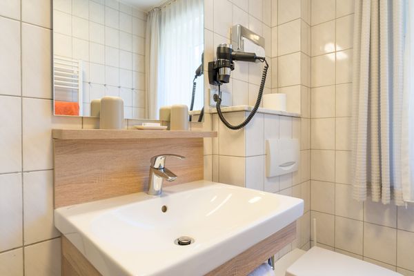 Haus Roseneck Wohnung 4  - Badezimmer