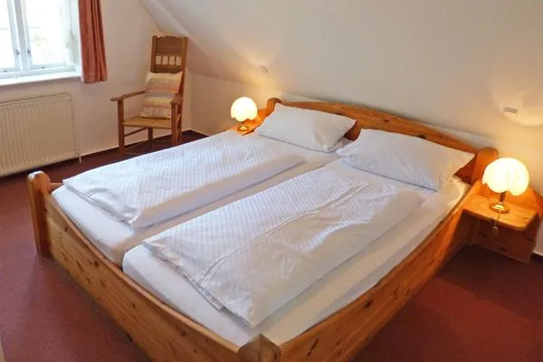 Schlafzimmer in der Ferienwohnung Sillo´s Hüs 3 in Nebel auf Amrum  *Sillo´s Hüs 3*