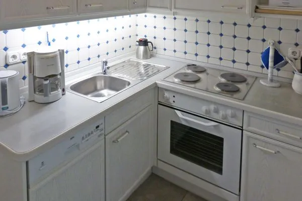 Küche in der Ferienwohnung Sillo´s Hüs 3 in Nebel auf Amrum  *Sillo´s Hüs 3*