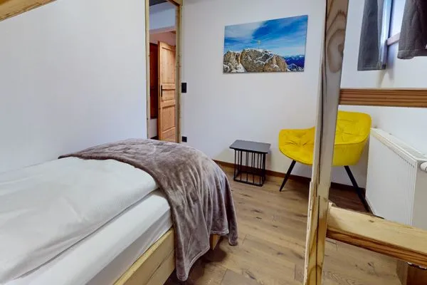 Bedroom  Ferienhaus Loisachufer