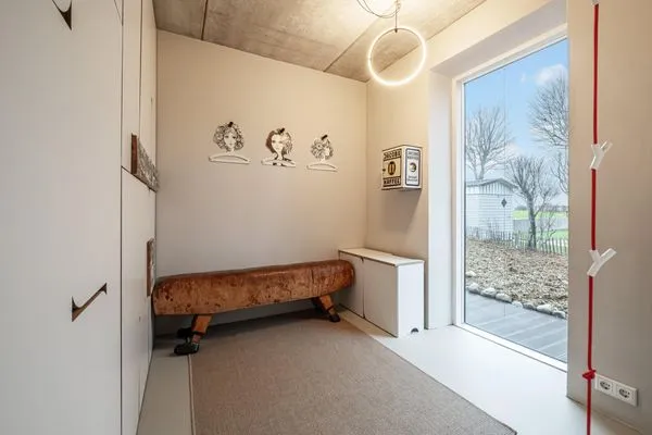 Garderobe im Eingangsbereich im EG  Haifischsieben