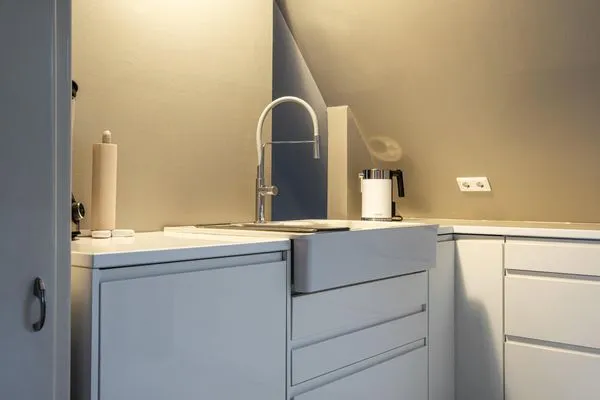 Küche mit Geschirrspüler, Herd, Kühlschrank, uvm.  Haifischsieben