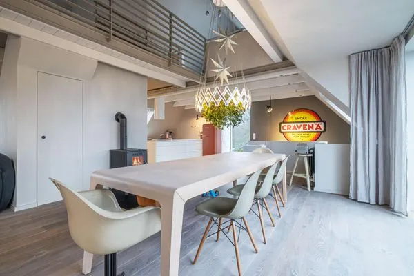 Wohnbereich im 1 OG mit Meerblick, TV-Ecke, Essbereich und Küche  Haifischsieben