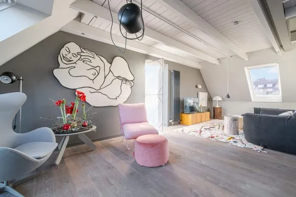 Wohnbereich im 1 OG mit Meerblick, TV-Ecke, Essbereich und Küche  Haifischsieben