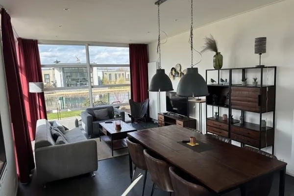  Marina Strandbad Chalet RiverLodge mit Zaun Haus Nr. 94