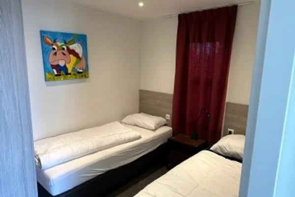  Marina Strandbad Chalet RiverLodge mit Zaun Haus Nr. 94