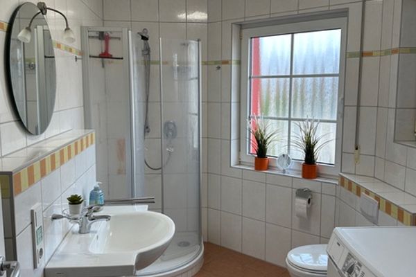  Friedenstraße 5 Wohnung Rotbuche Zingst - Badezimmer