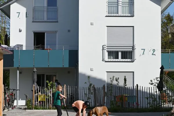 Hauptansicht  Apartment mit Balkon 7/2 OG