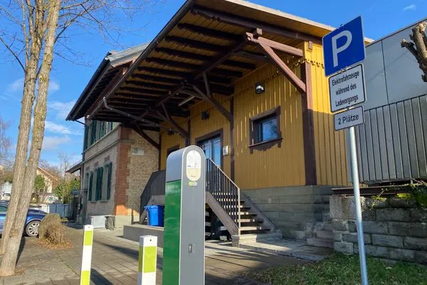 Nachbarschaft  Apartment mit Balkon 7/2 OG