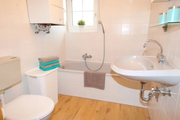 Badezimmer 1.Stock  DHH Gruber / Am Koper Sand 18a