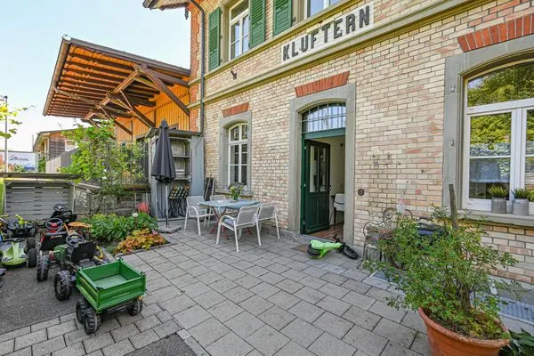 Terrasse  Romantische Wohnung Gleis 1 im historischen Bahnhof mit Terrasse
