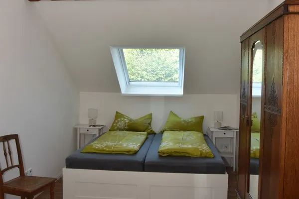 Schlafzimmer  Romantische Wohnung Wartesaal im historischen Bahnhof mit Terrasse