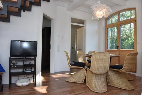 Wohnzimmer  Romantische Wohnung Wartesaal im historischen Bahnhof mit Terrasse