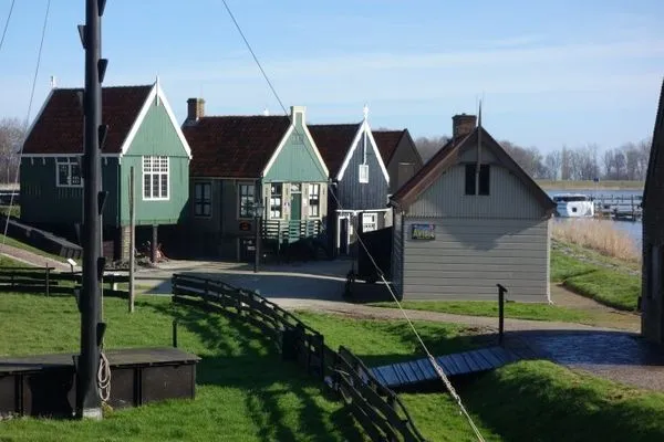  Enkhuizer Strand Chalet Leuke Plek mit Zaun Haus Nr. 216