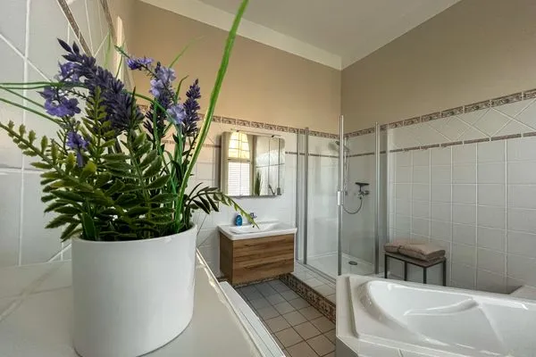 Bathroom  Wohnperle*GroßerGarten*Villa